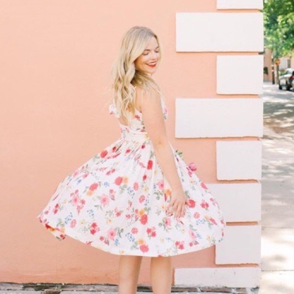 Gal Meets Glam NWT Floral Bow Dress - Picture 3 of 10